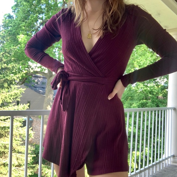 Urban outfitters burgundy tie dress - Picture 2 of 3